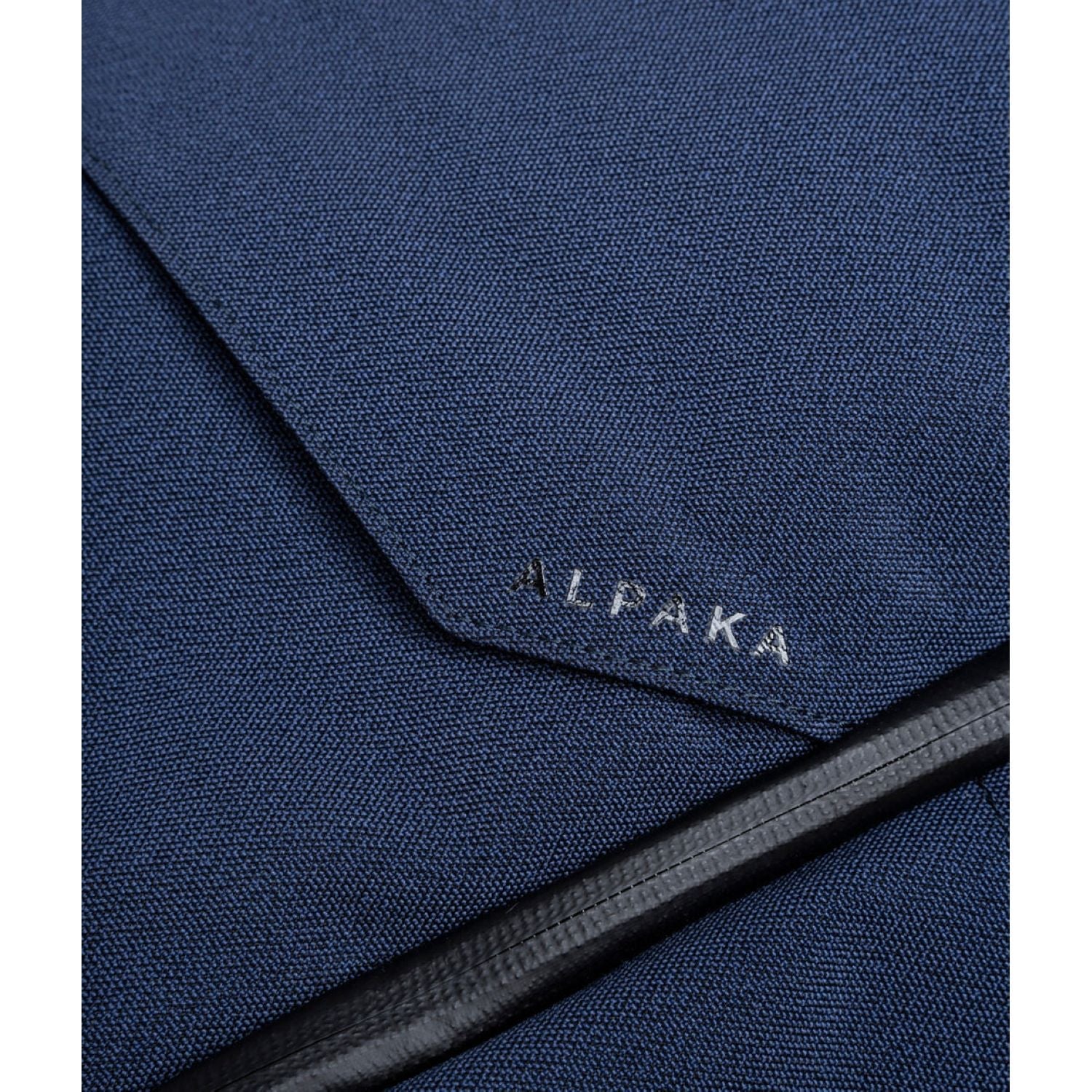 ALPAKA Elements Travel (35L) Axoflux 600D Backpack + Removable Waist Strap