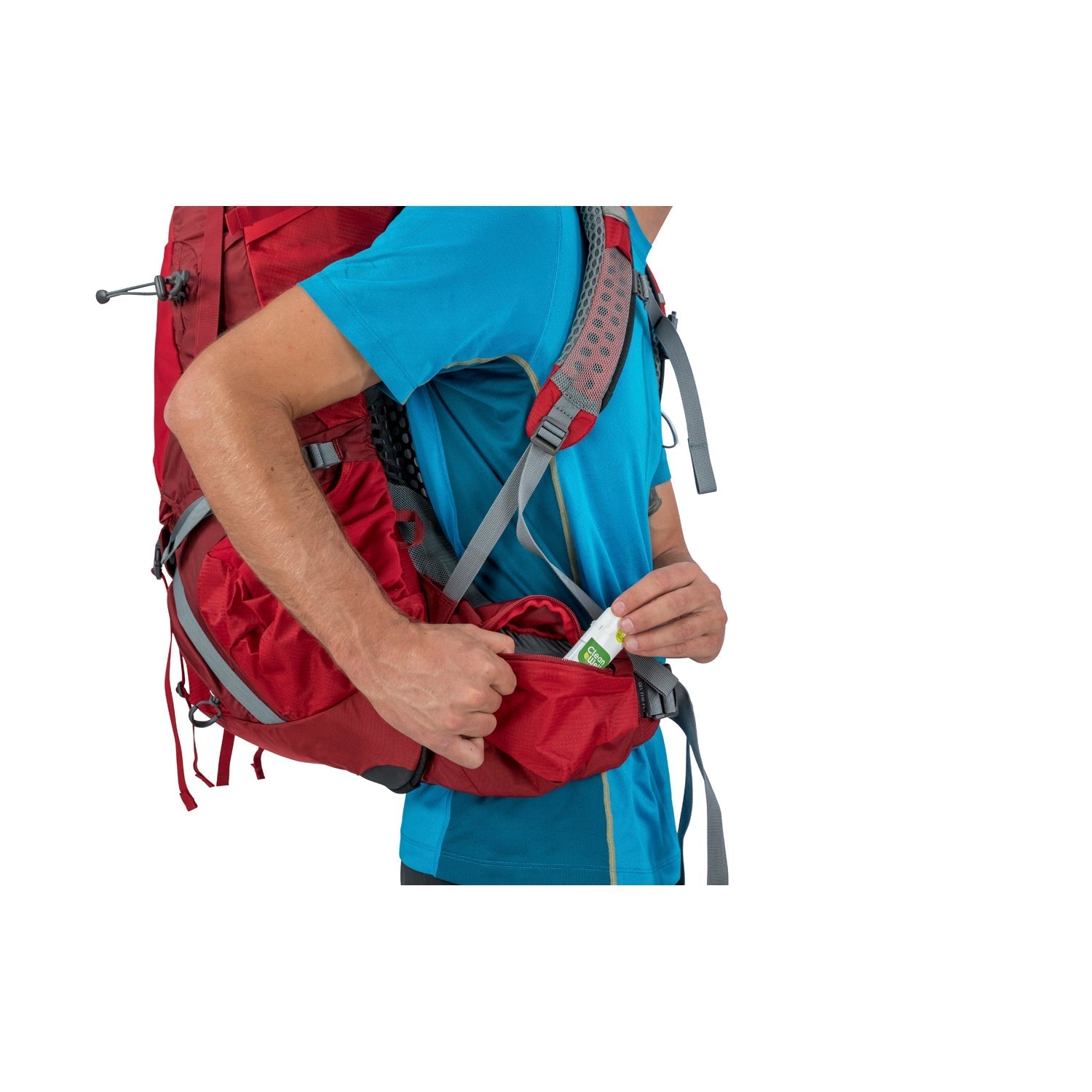 Osprey Atmos AG 65 Backpack with Raincover - Medium - Men's Backpacking (SA)