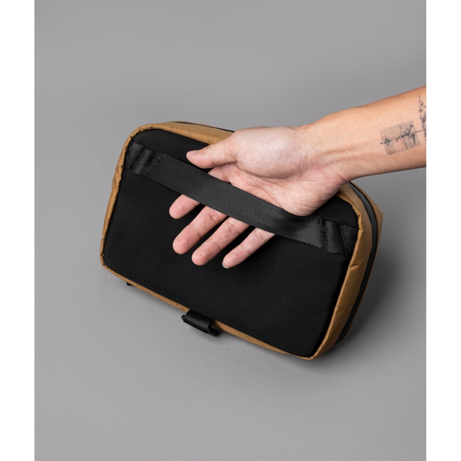 ALPAKA Elements Tech Case Sling