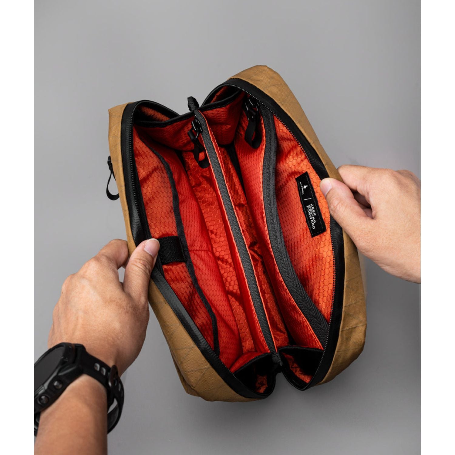 ALPAKA Elements Tech Case Sling