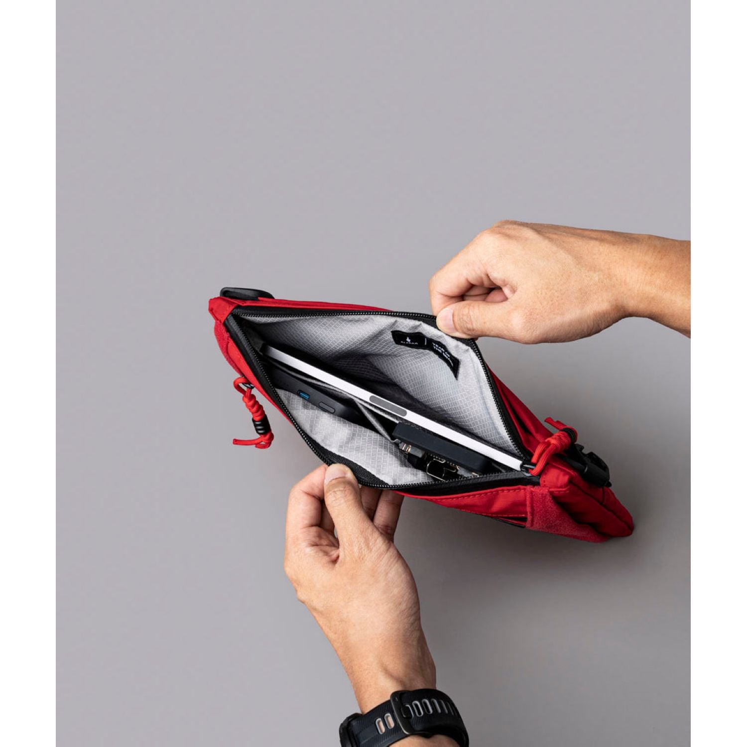 ALPAKA Zip Pouch Max V2