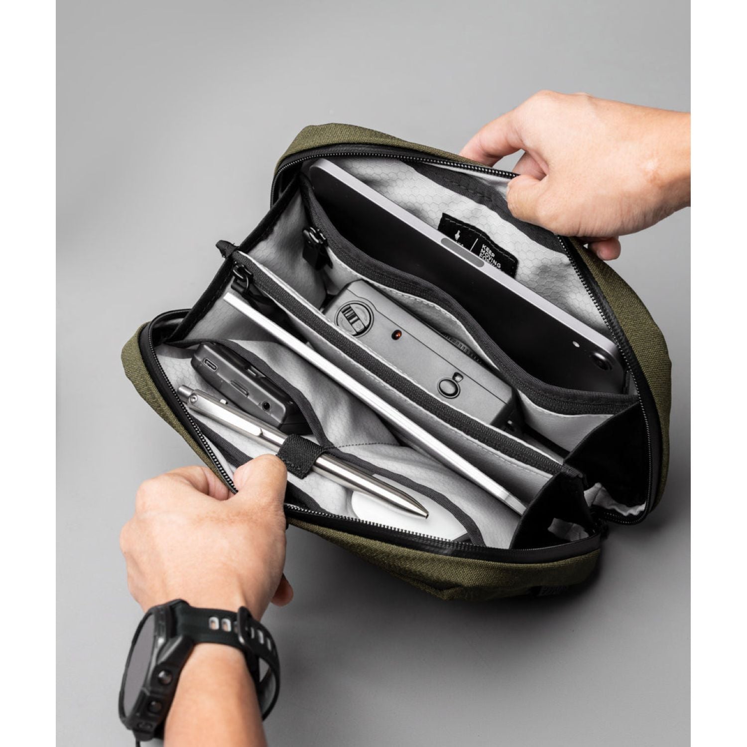 ALPAKA Elements Tech Case Sling