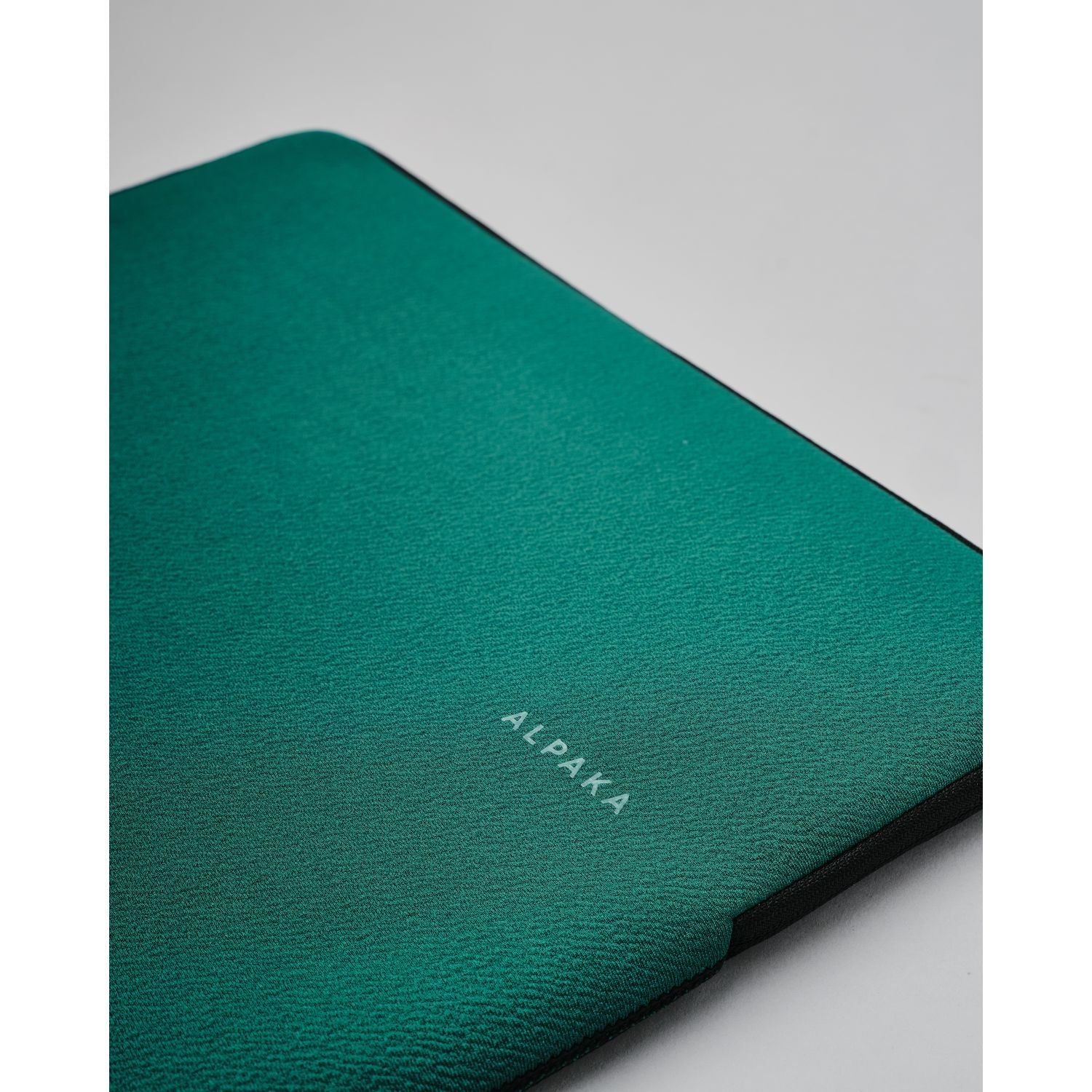 ALPAKA Slim Laptop Sleeve 14"