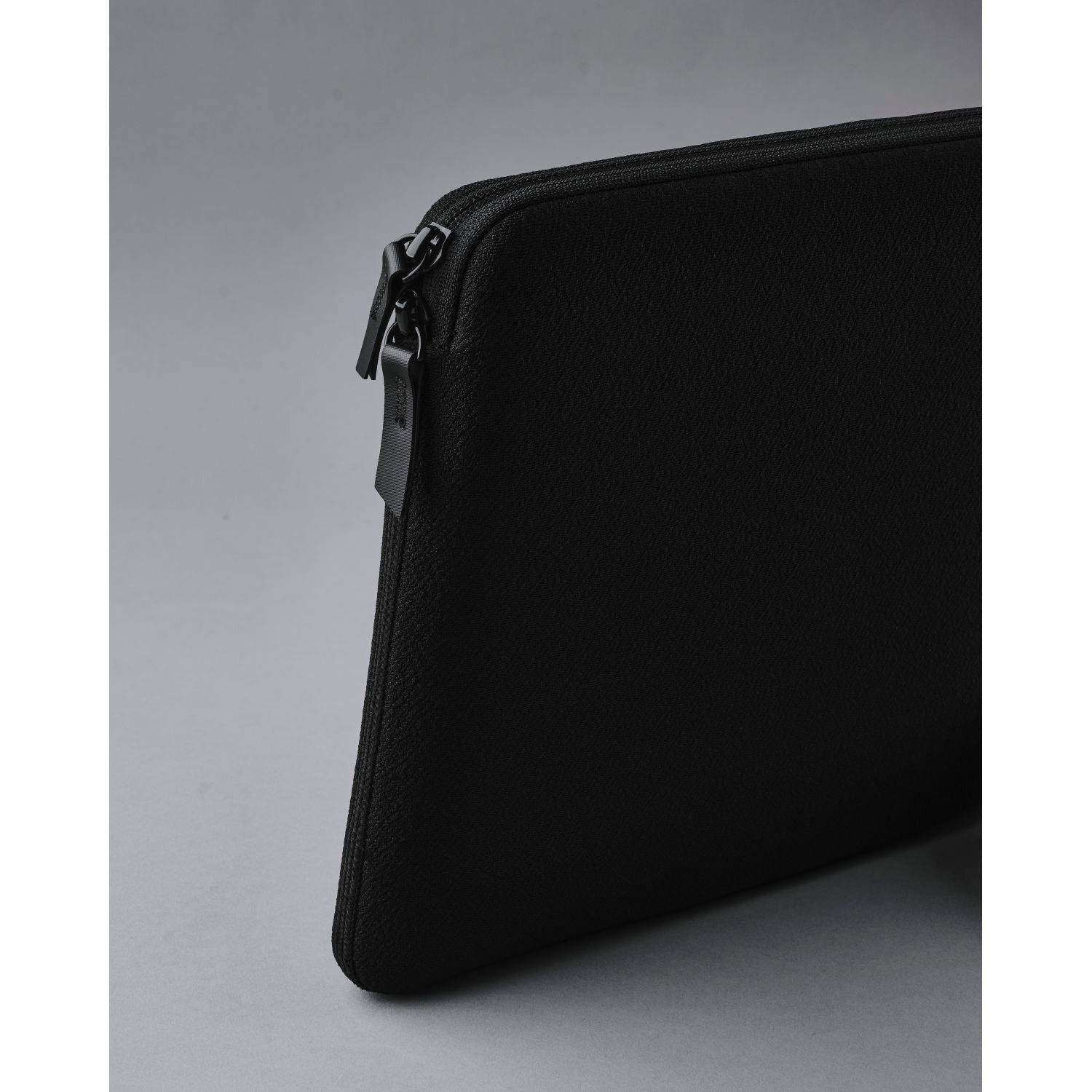ALPAKA Slim Tablet Sleeve 12.9"