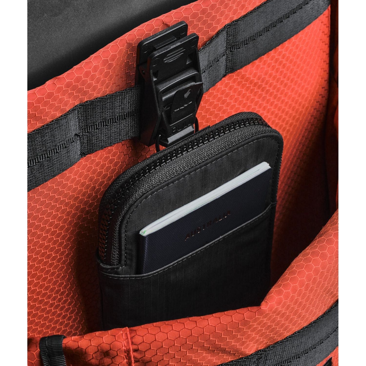 ALPAKA Zip Travel Wallet