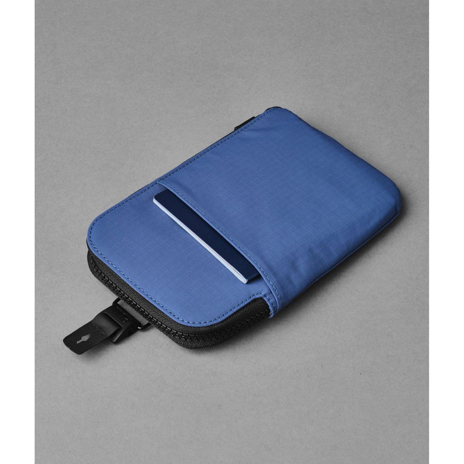 ALPAKA Zip Travel Wallet