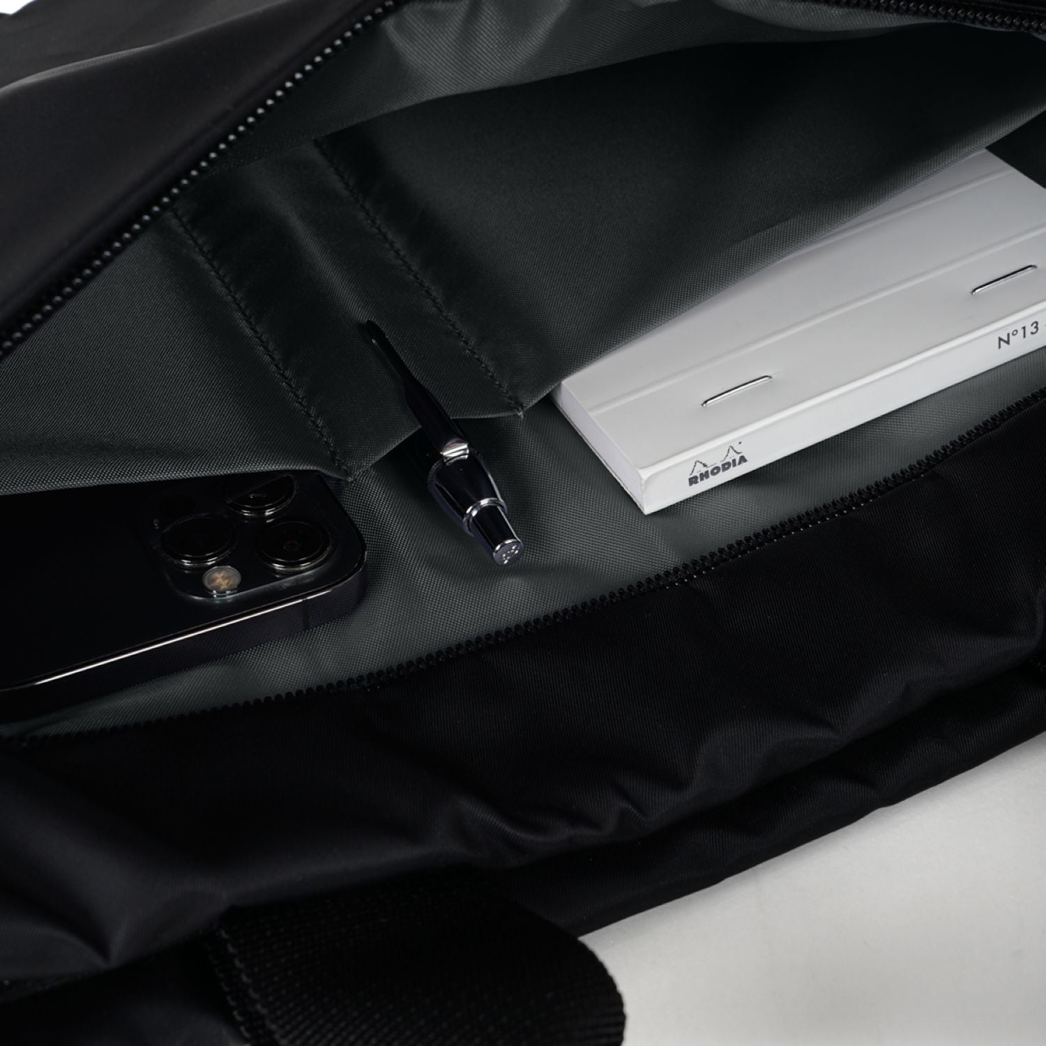 Hellolulu Mira 3-Way Sleeve Case 14" Recycled