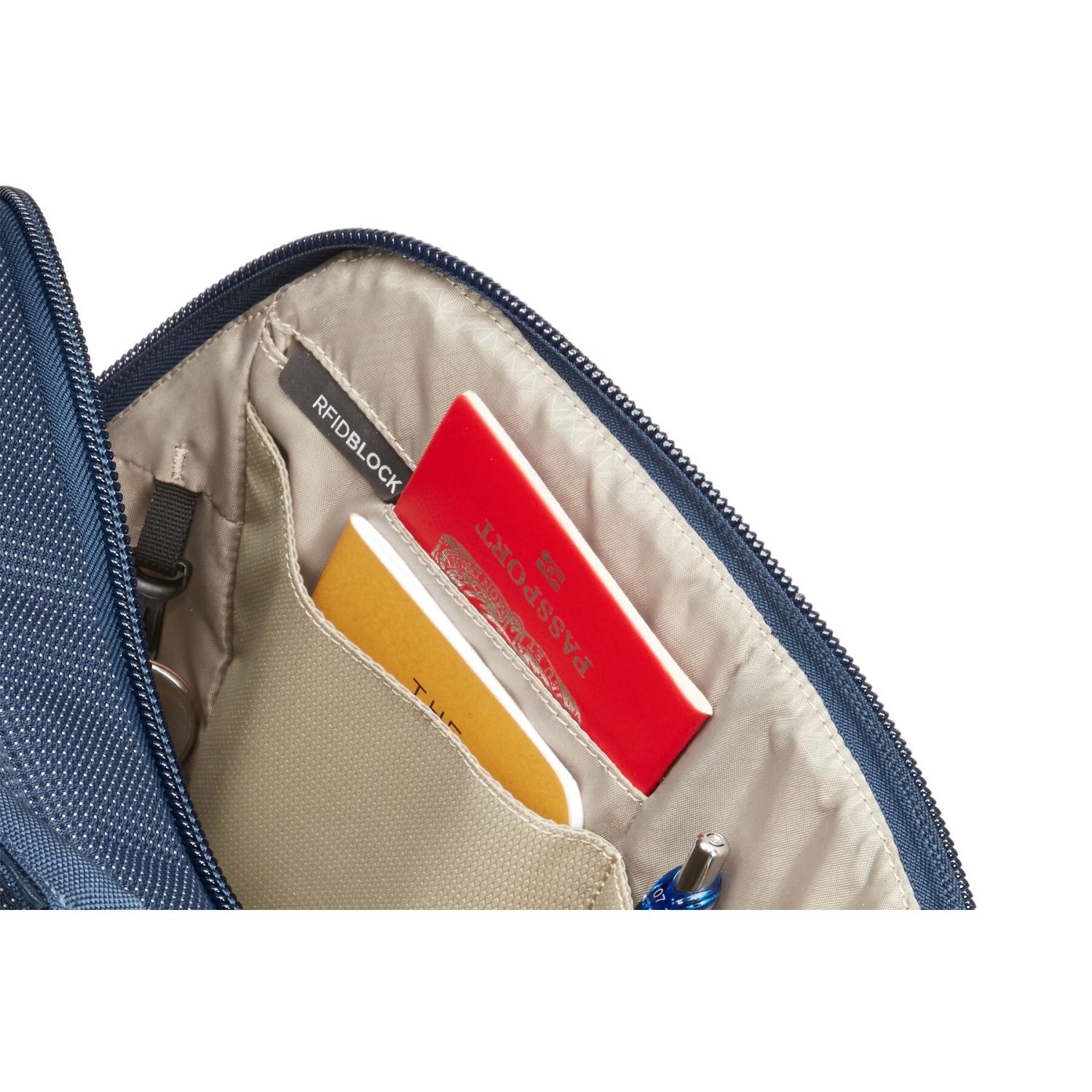 Thule Crossover 2 Boarding Bag 25L