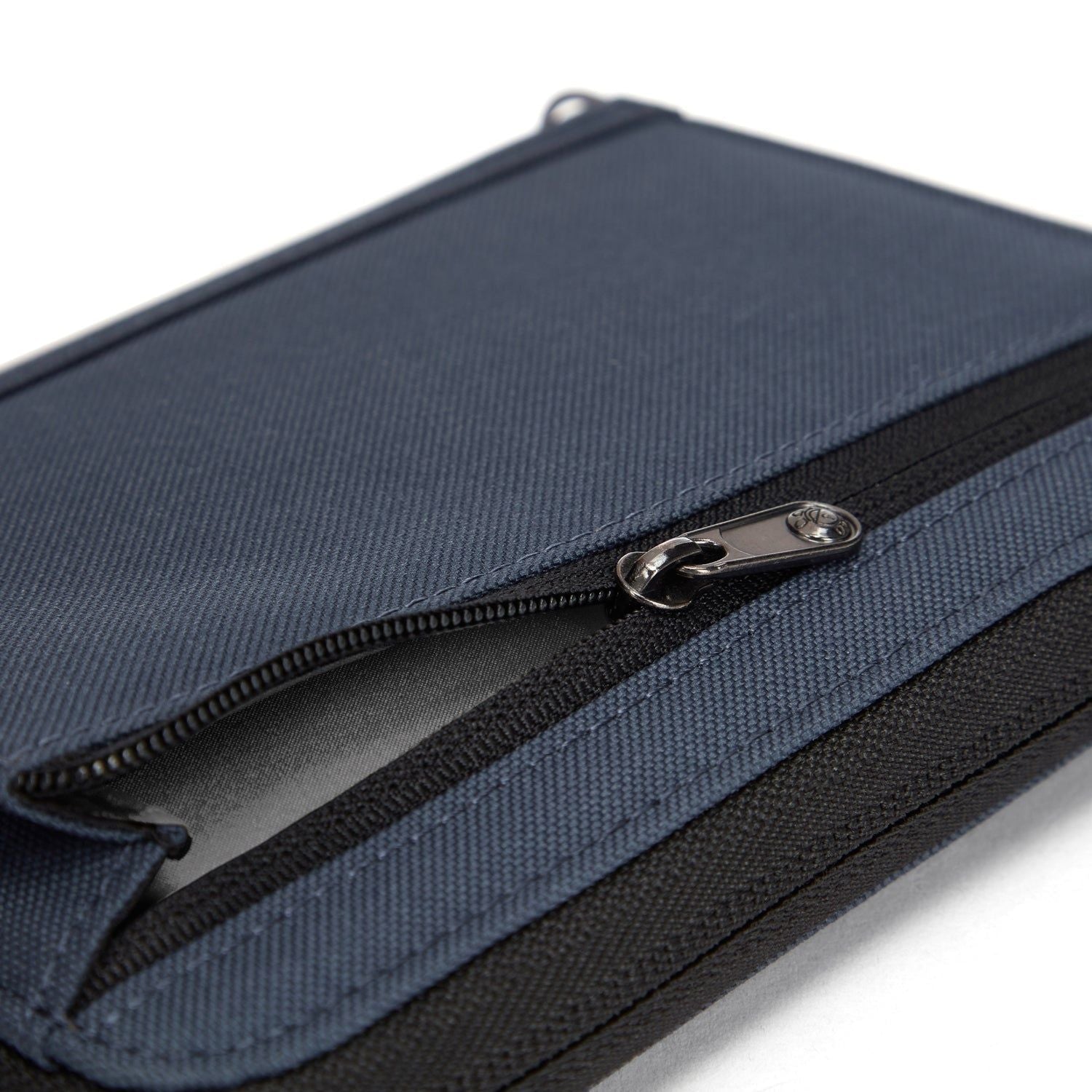 Pacsafe RFIDsafe RFID Blocking Compact Travel Organzier