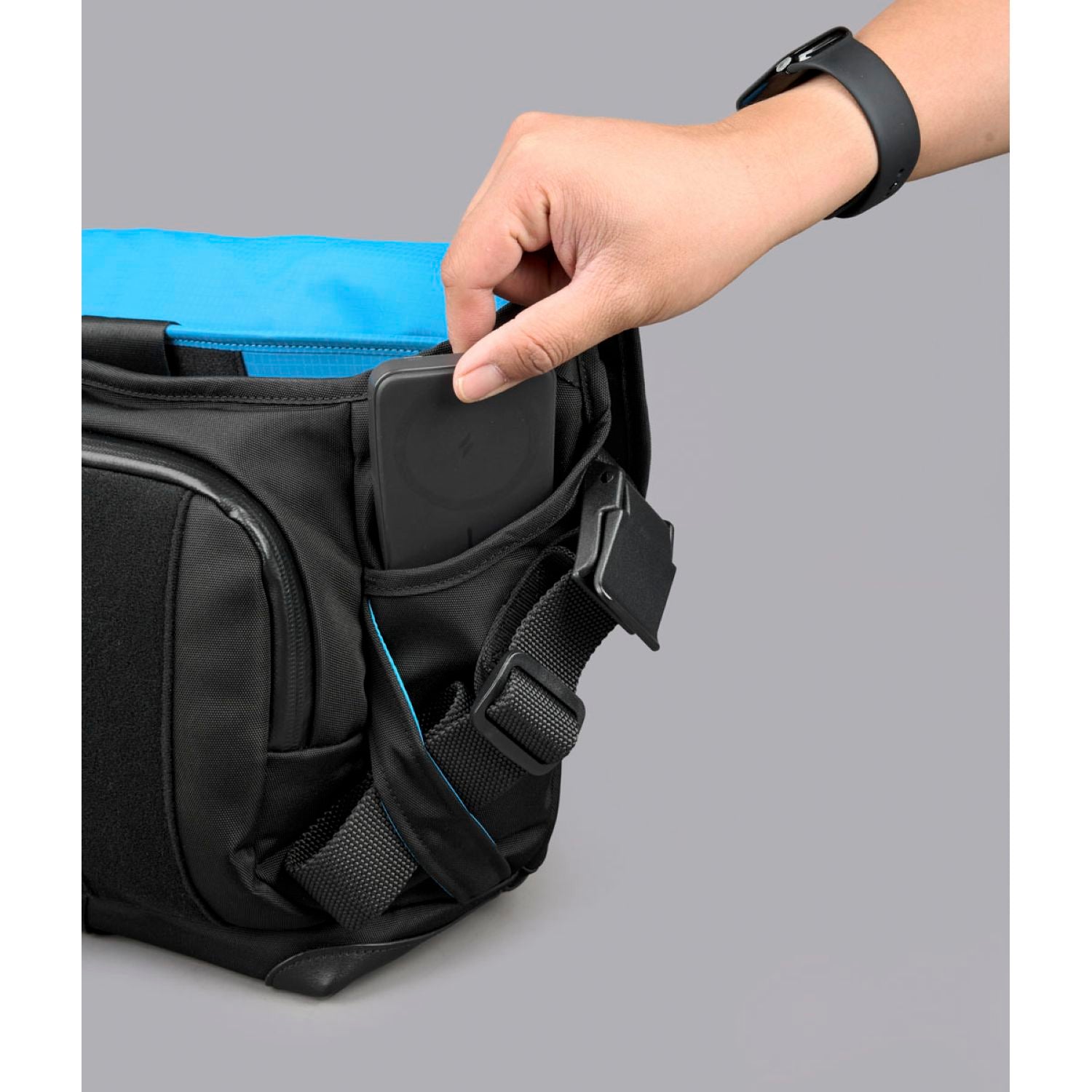 ALPAKA 7Ven Messenger Decade Edition 14" Ballastic Nylon 840D Bag