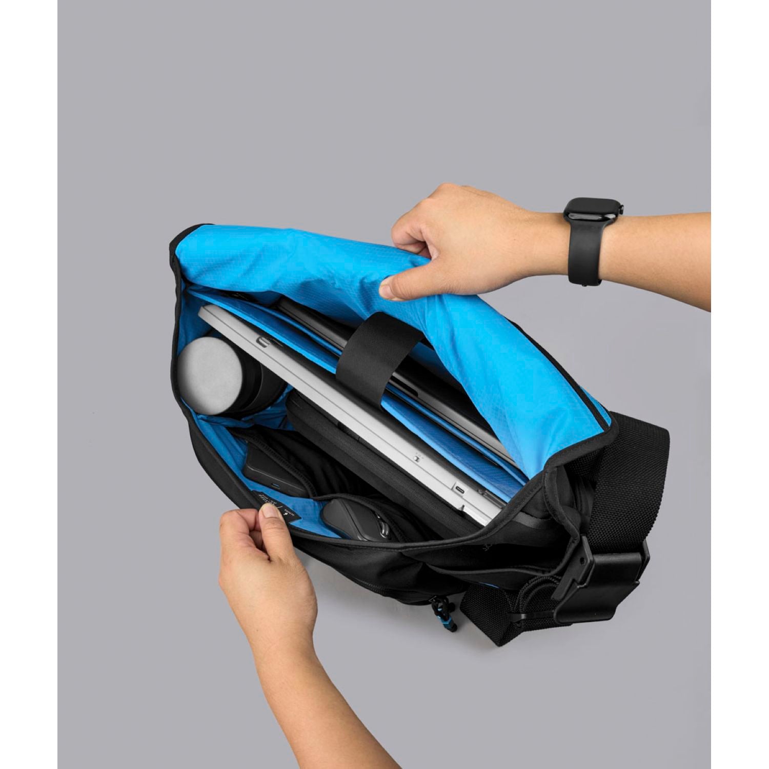 ALPAKA 7Ven Messenger Decade Edition 16" Ballastic Nylon 840D Bag