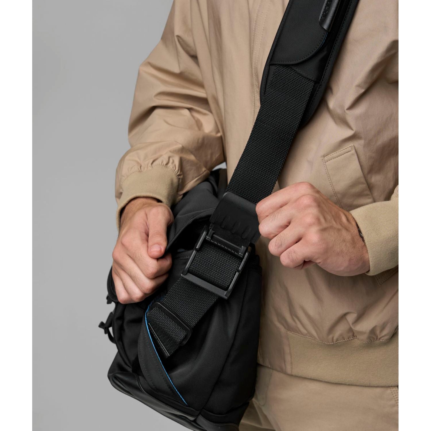 ALPAKA 7Ven Messenger Decade Edition 16" Ballastic Nylon 840D Bag