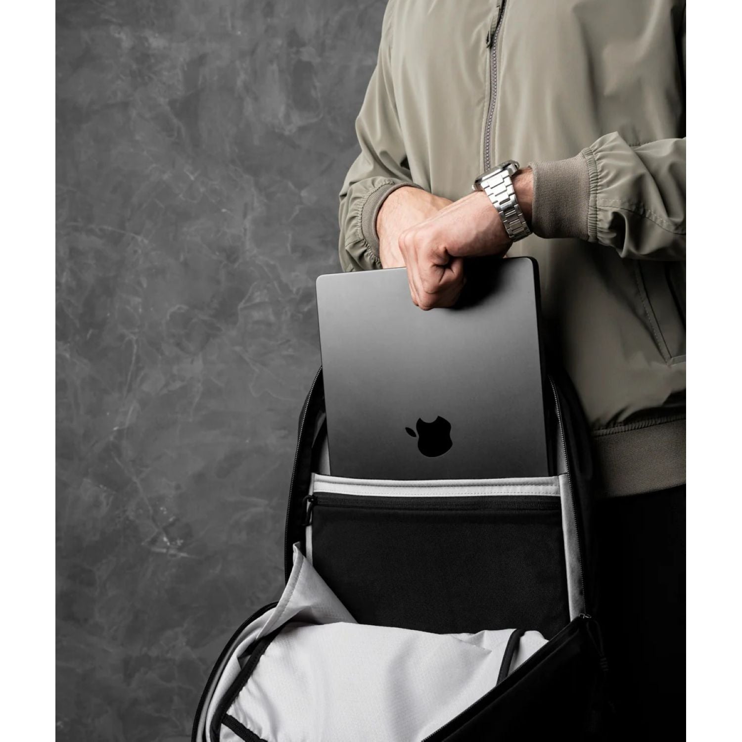 ALPAKA Aero Backpack Lite Axoflux 210D 16L