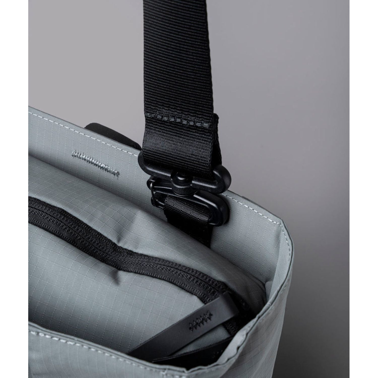 ALPAKA Crossbody Shoulder Strap