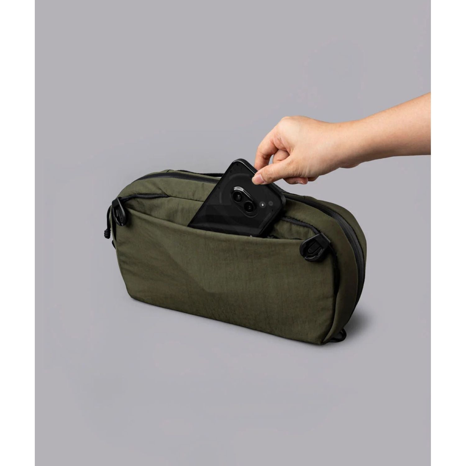 ALPAKA Eclipse Gaming Sling