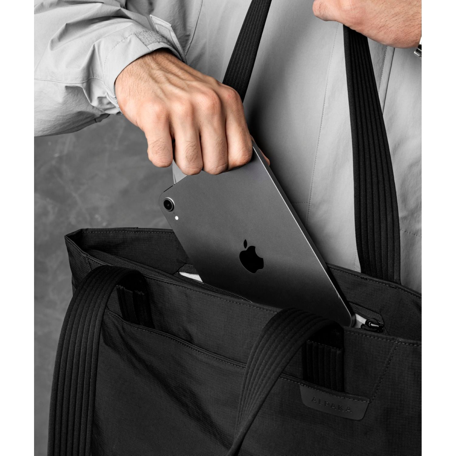 ALPAKA Flight Tote Bag (L)