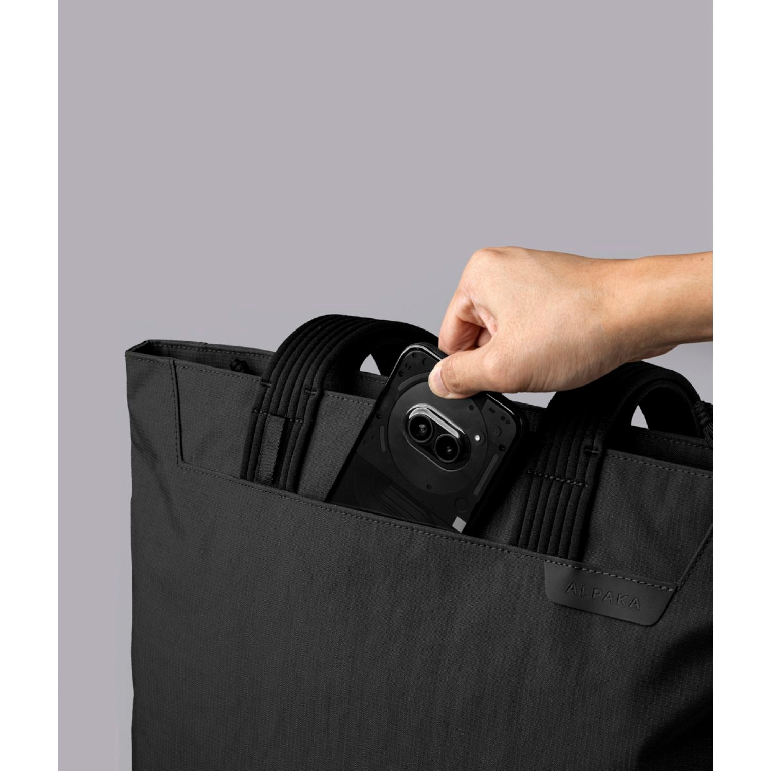 ALPAKA Flight Tote Bag (M)