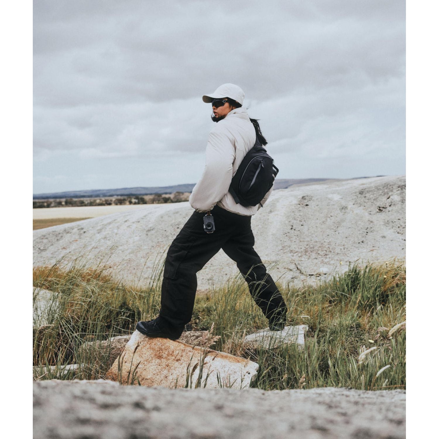 ALPAKA Metro Crossbody Right Shoulder