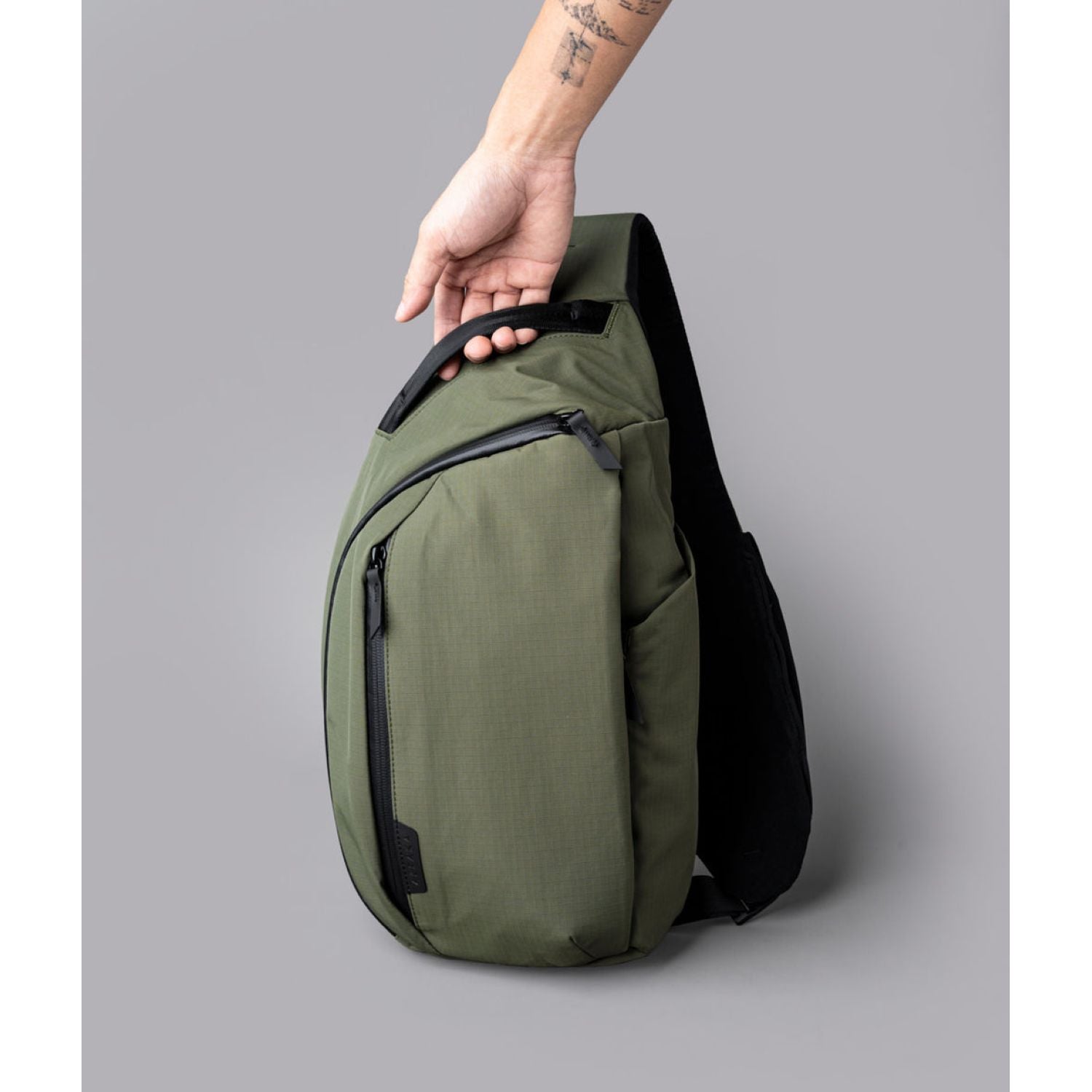 ALPAKA Metro Crossbody Right Shoulder