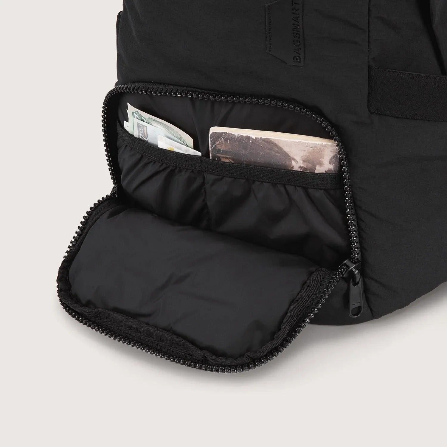 Bagsmart Zoraesque Feather Light Backpack 14L