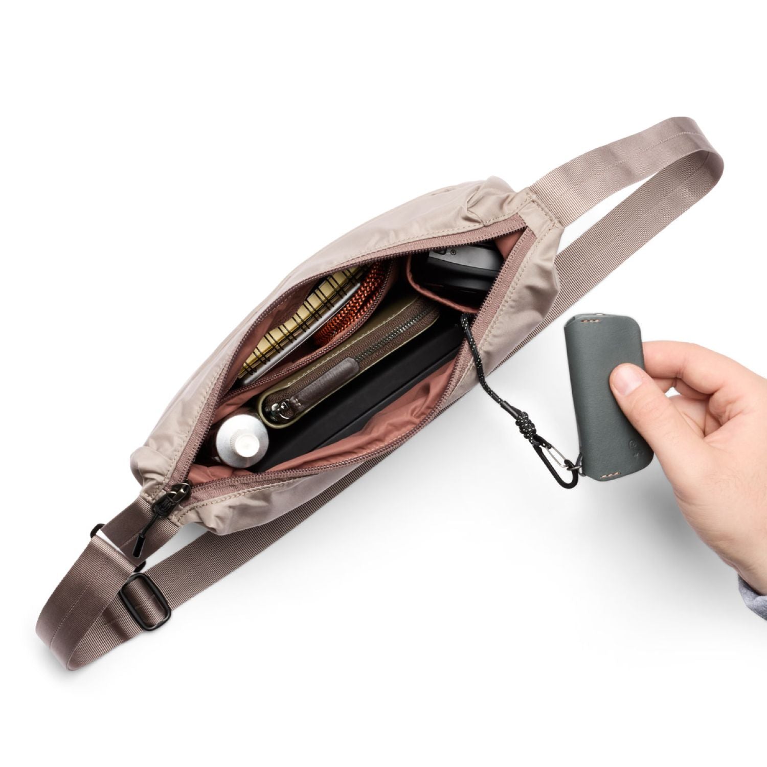 Bellroy Laneway Crescent Bag 2.5L