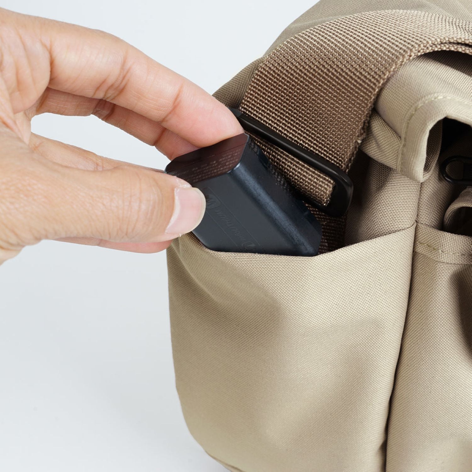 Hellolulu Vita Compact Camera Bag Recycled