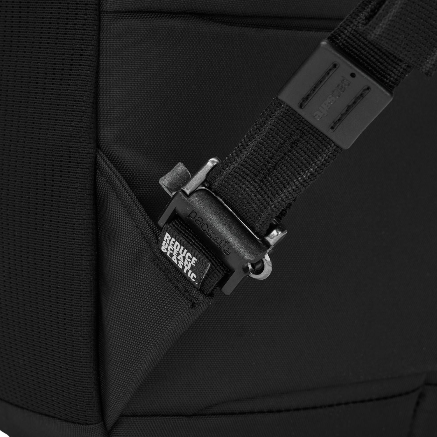 Pacsafe Exp 28L Anti-theft Backpack