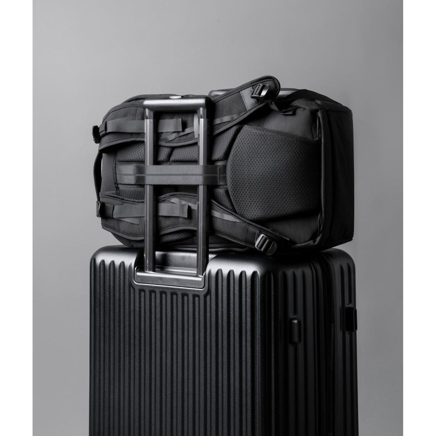 ALPAKA Elements Travel (35L) Axoflux 600D Backpack + Removable Waist Strap