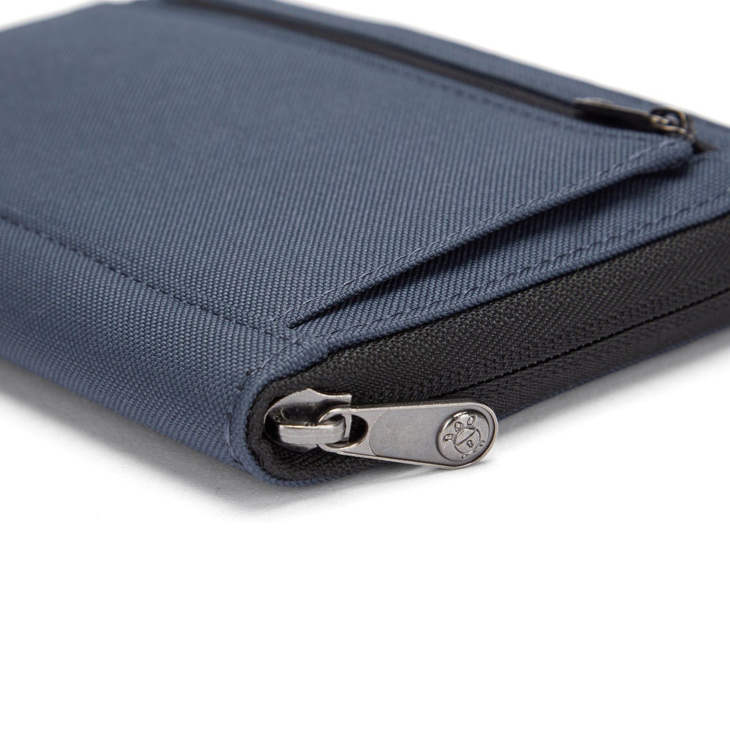 Pacsafe RFIDsafe RFID Blocking Compact Travel Organzier