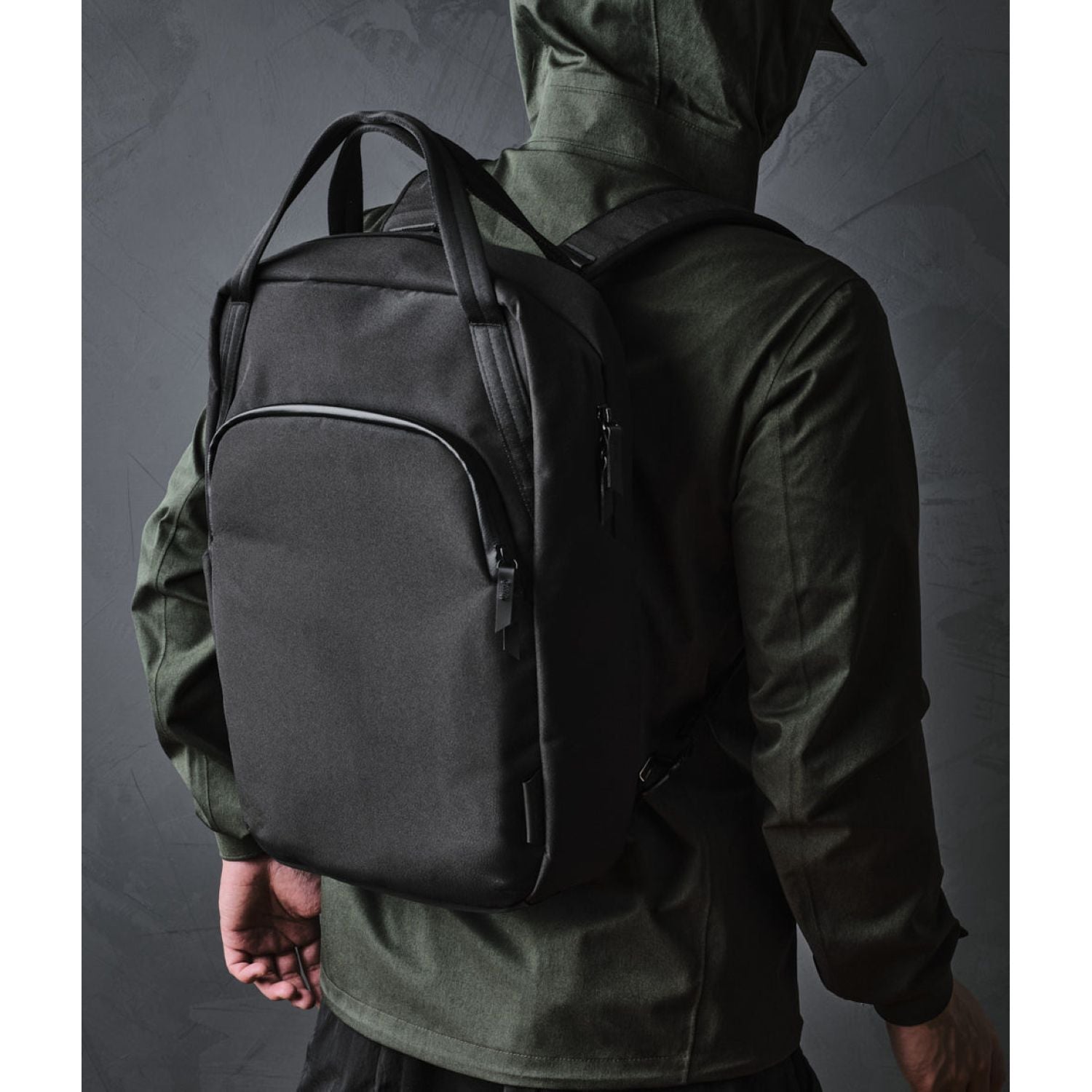 ALPAKA Bravo Tote Pack