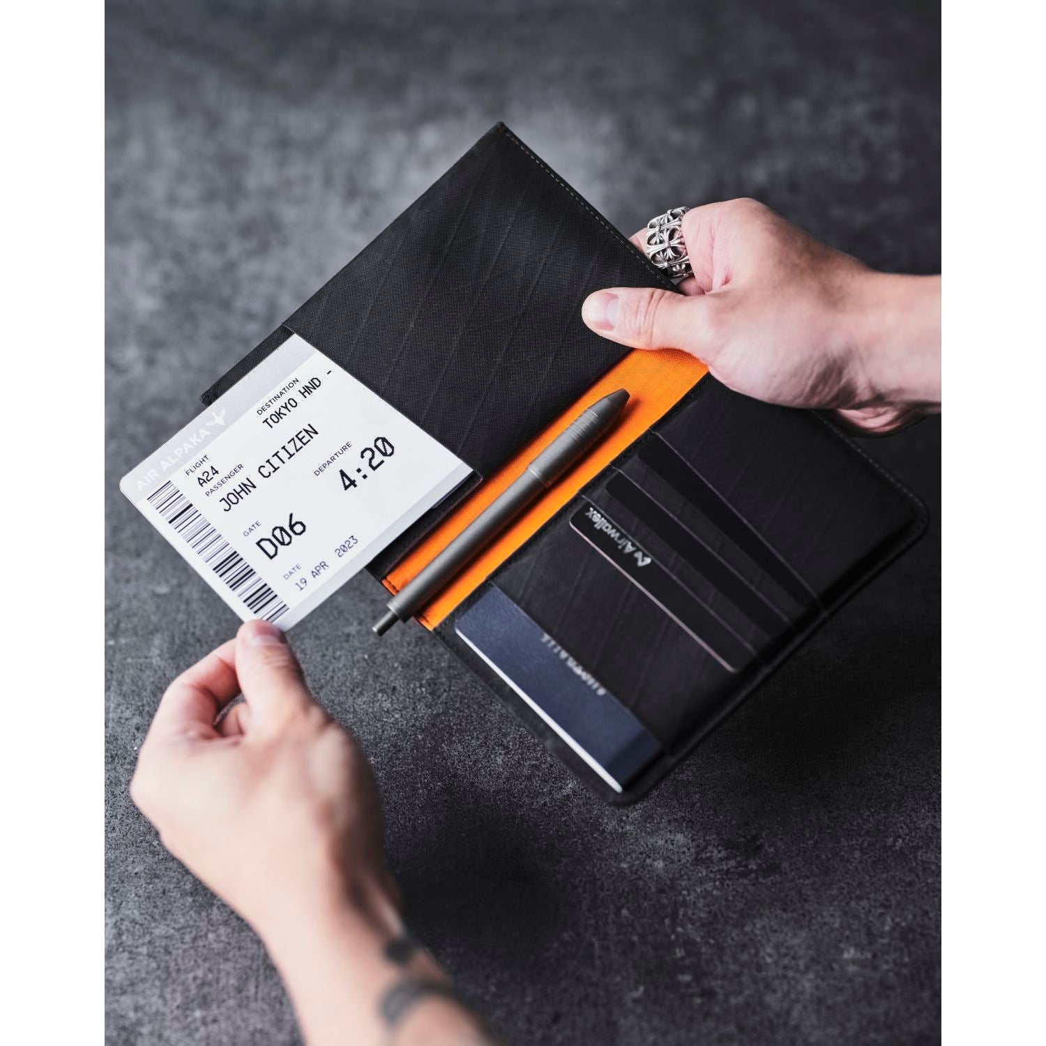 ALPAKA ARK Bifold Passport Wallet