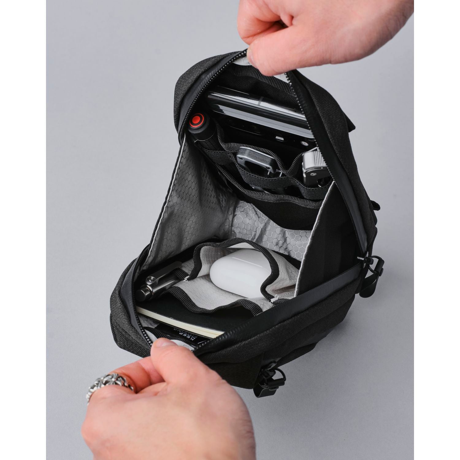 ALPAKA Metro Sling (Axoflux)