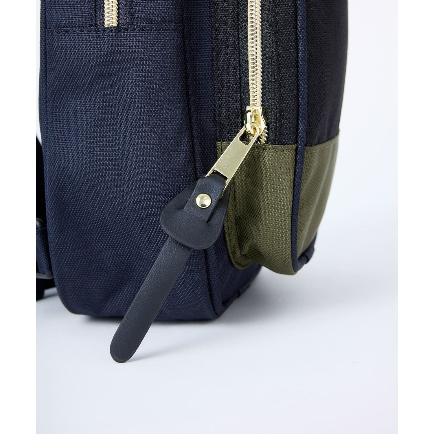 Anello Cross Bottle Cross Body Bag