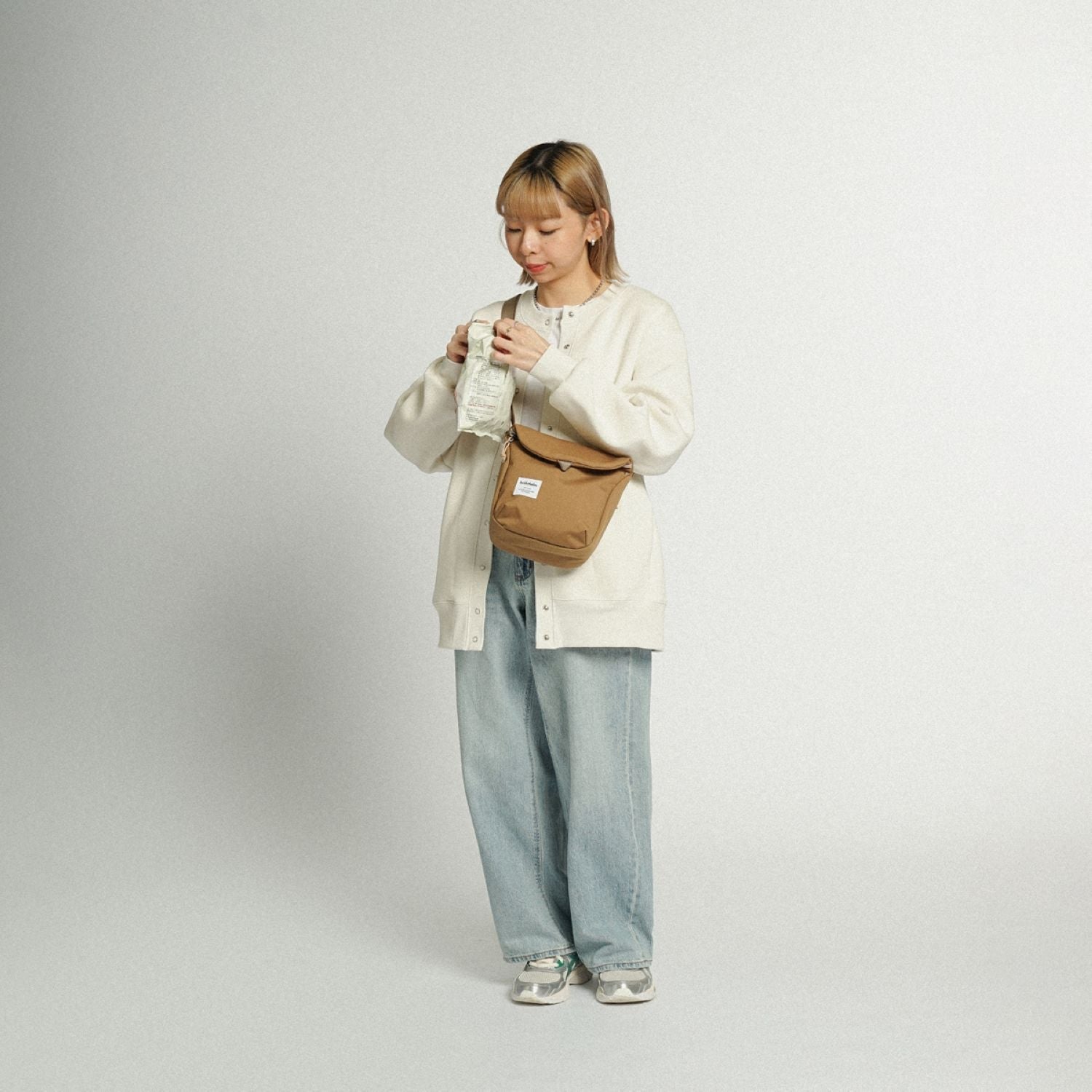 Hellolulu Desi Sling Bag Recycled