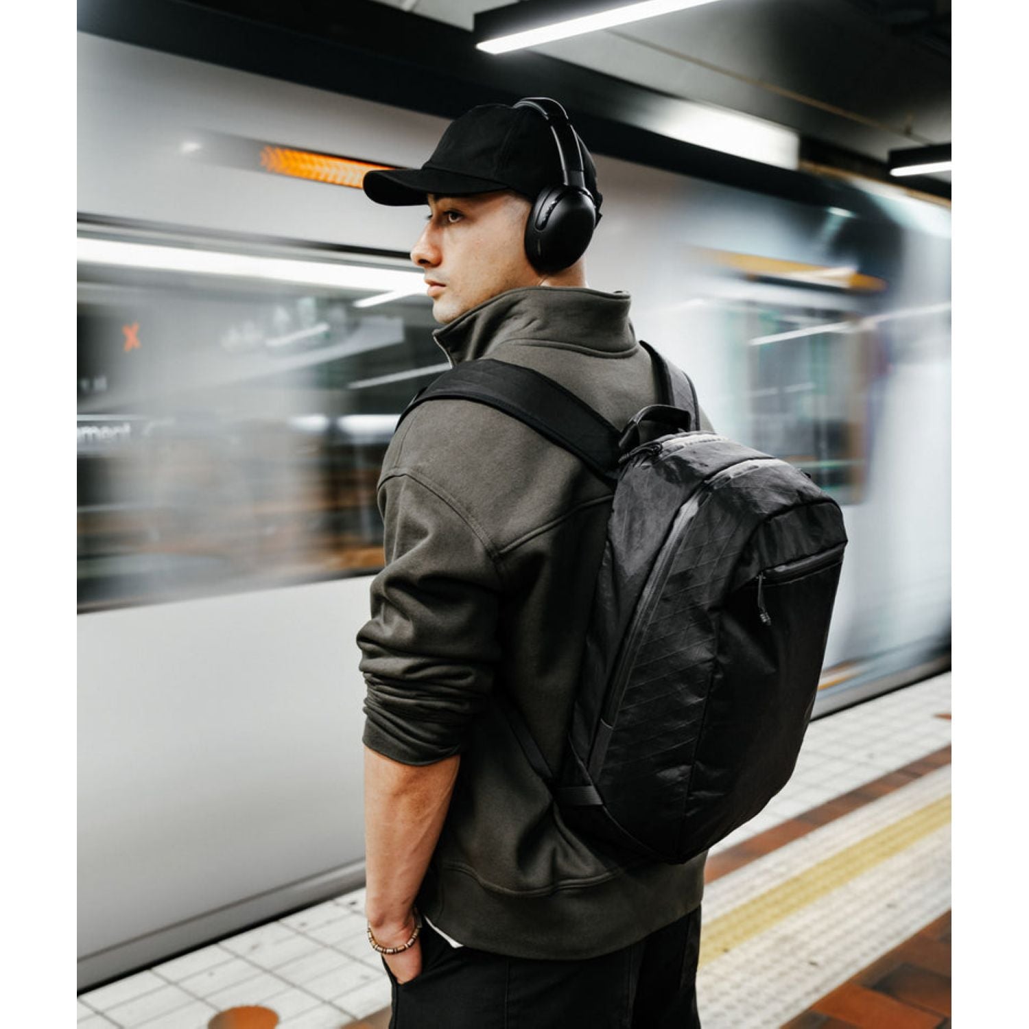 ALPAKA Essential Backpack Lite 16L
