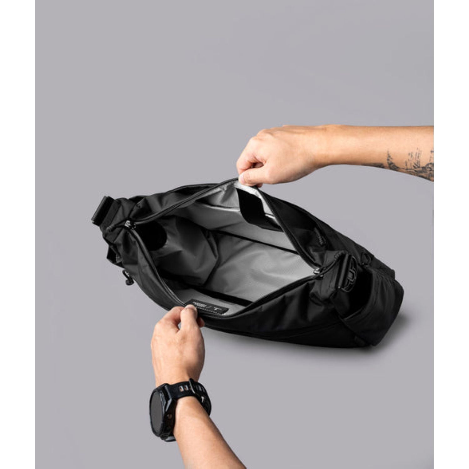 ALPAKA Flight Satchel