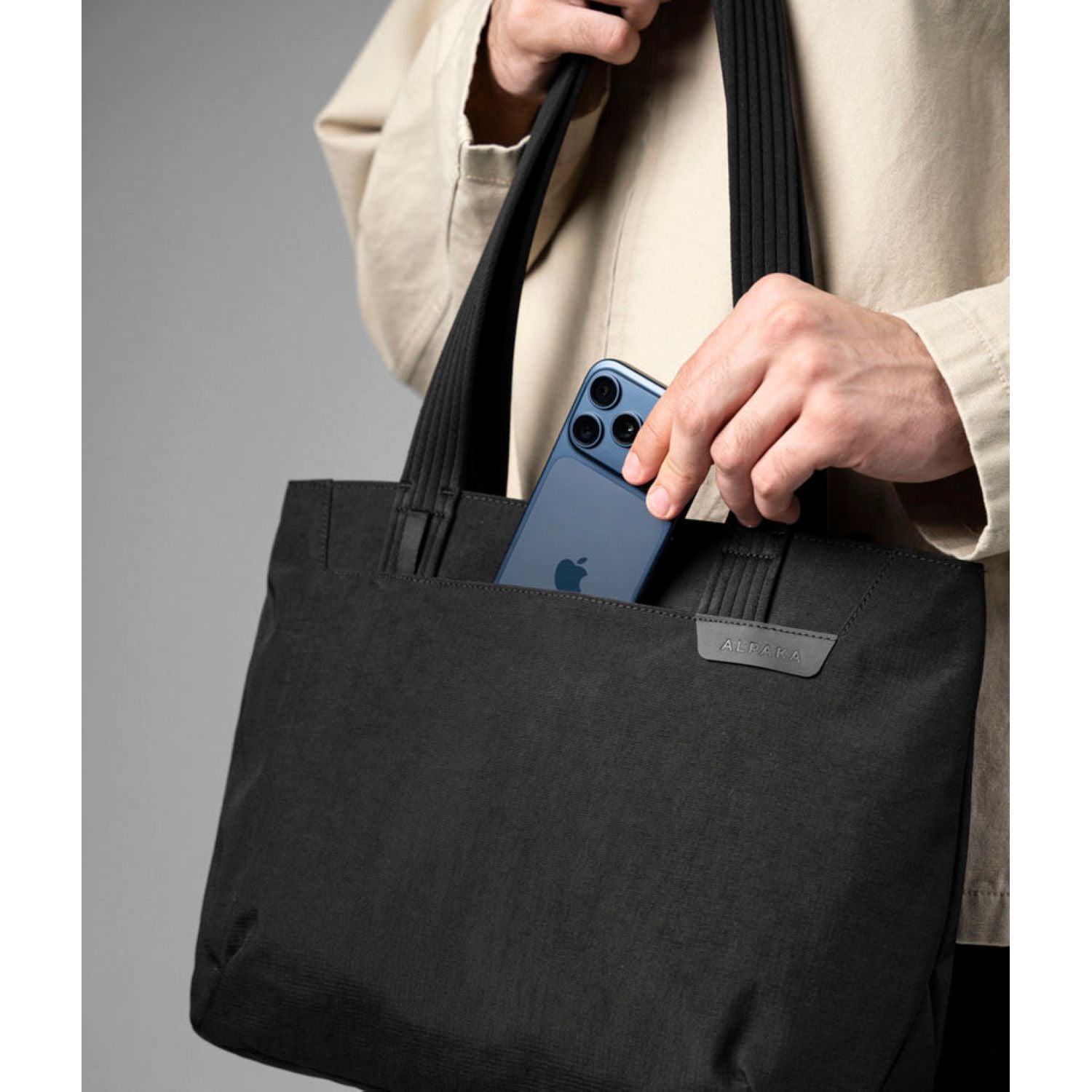 ALPAKA Flight Tote Bag (S)