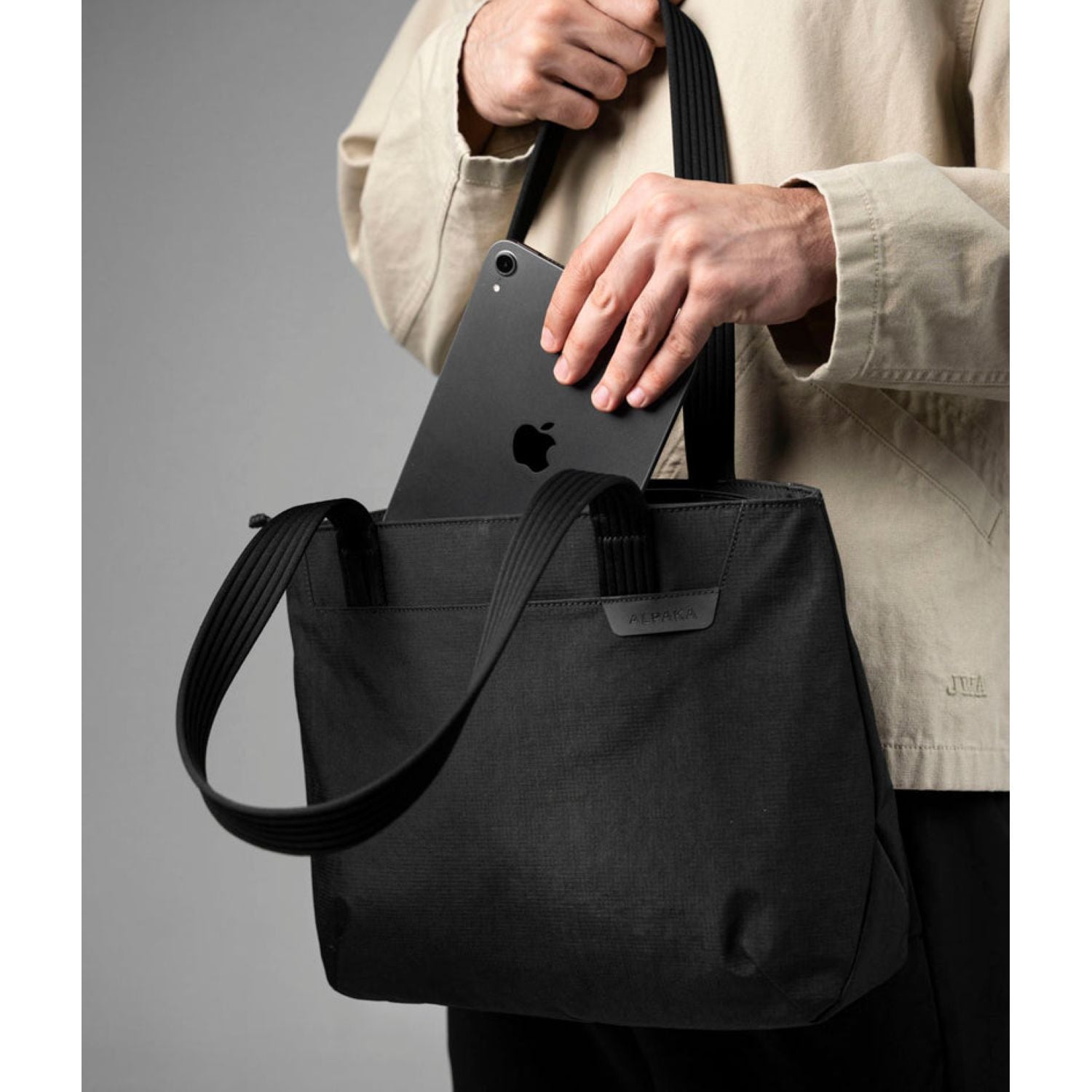 ALPAKA Flight Tote Bag (S)