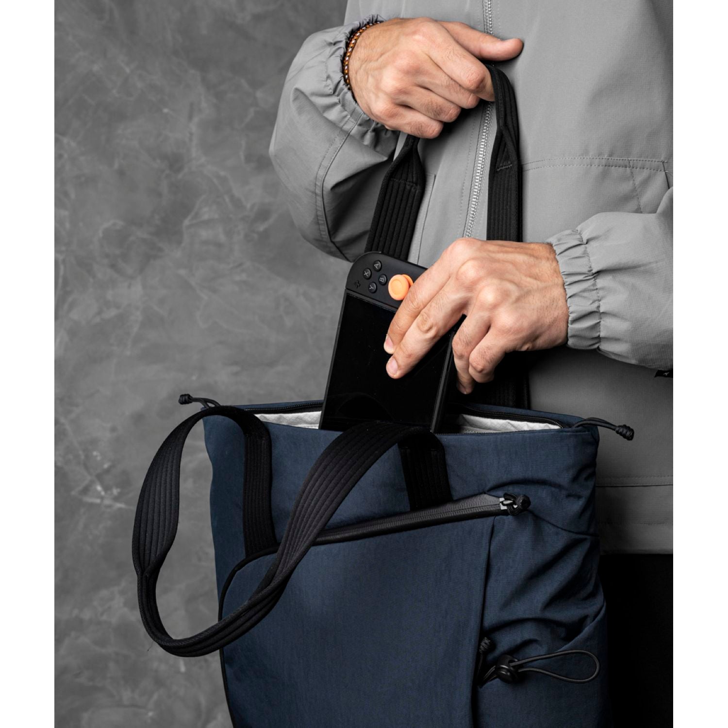 ALPAKA Flow Tote Pack