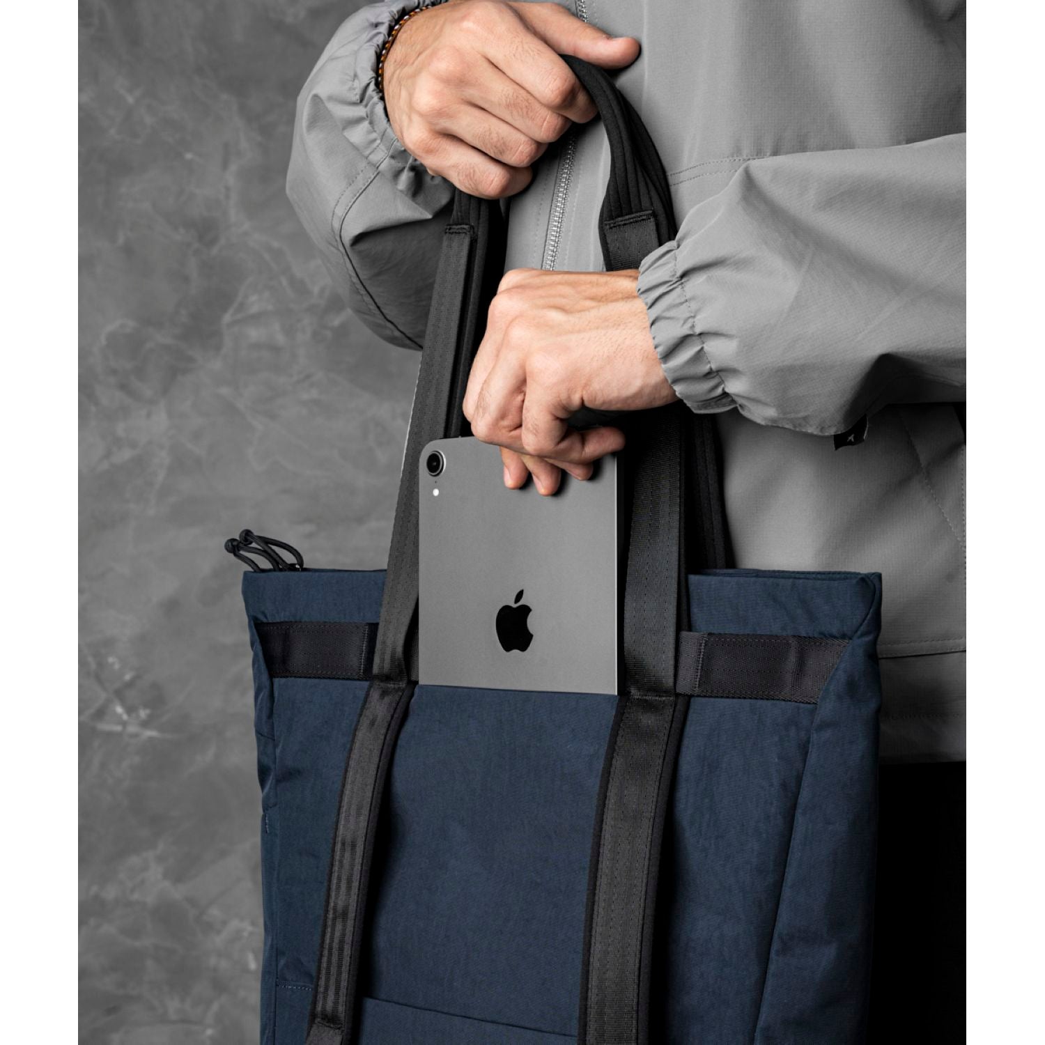 ALPAKA Flow Tote Pack