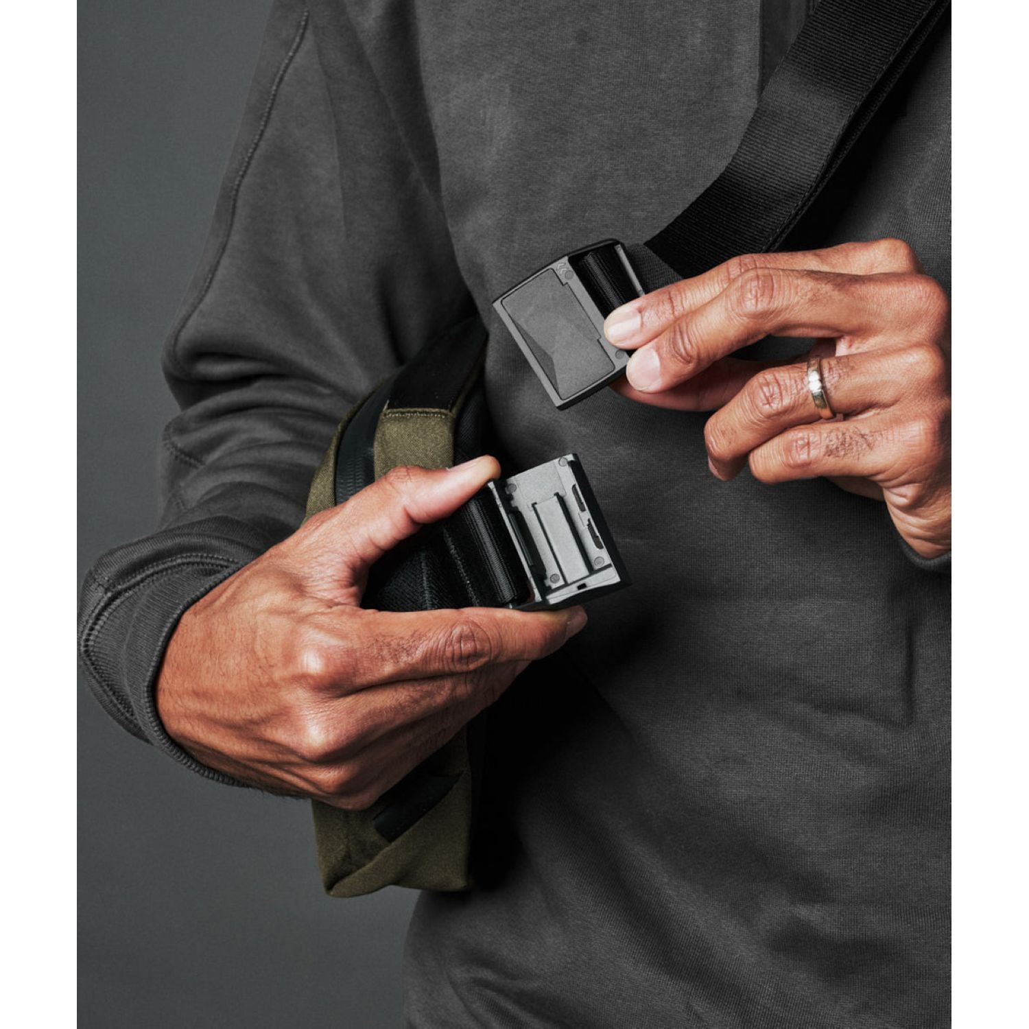 ALPAKA Go Sling Mini V2 (Maglockz Strap Buckle)