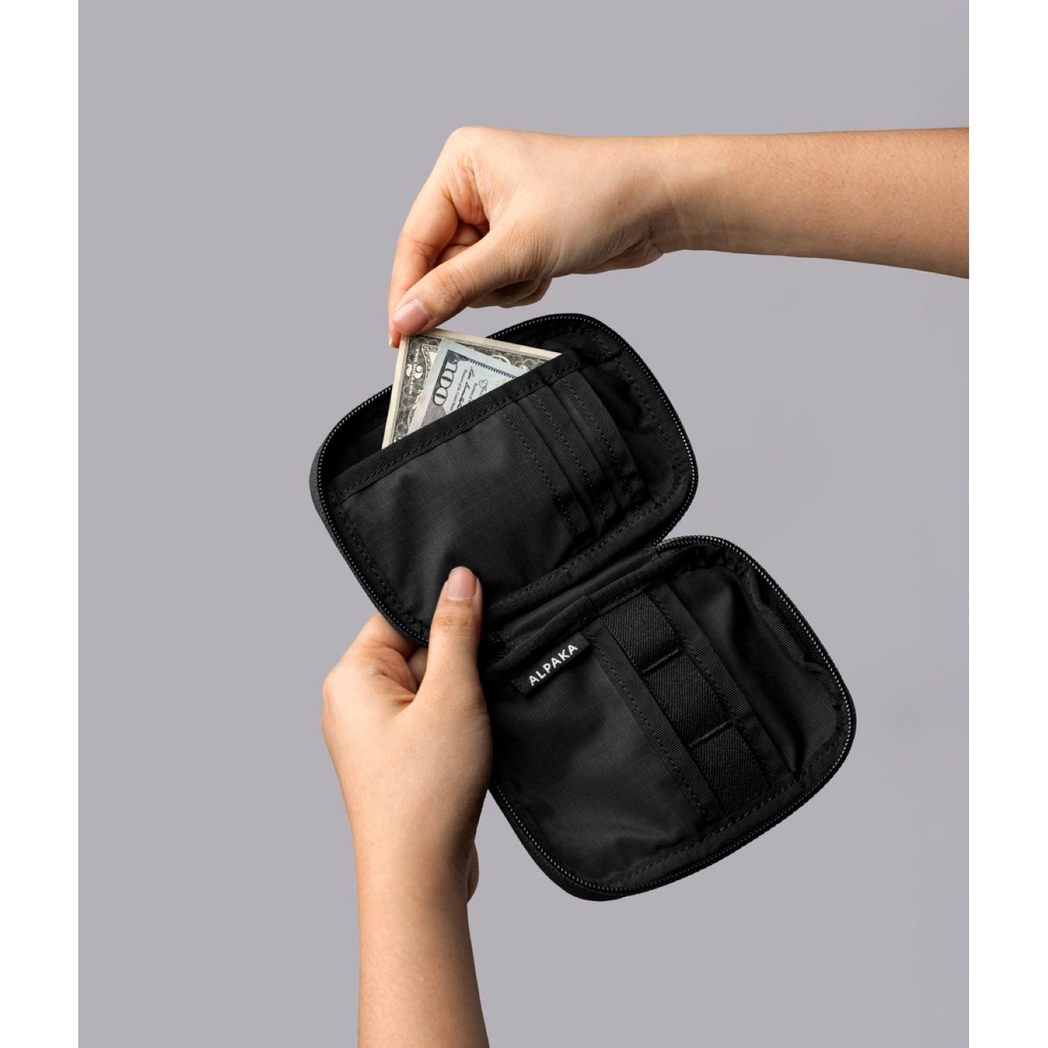ALPAKA Hub Pouch V2