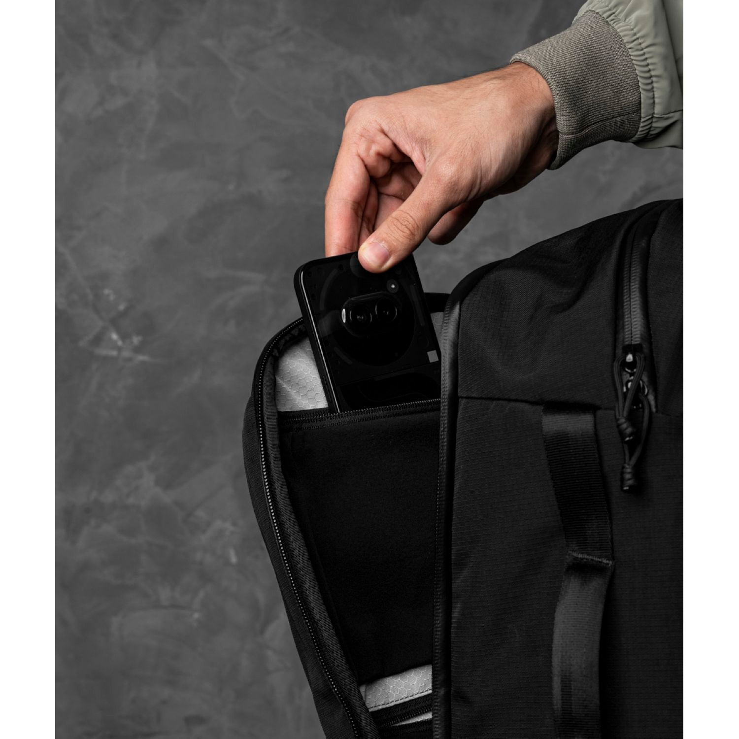 ALPAKA Traverse Backpack 30L