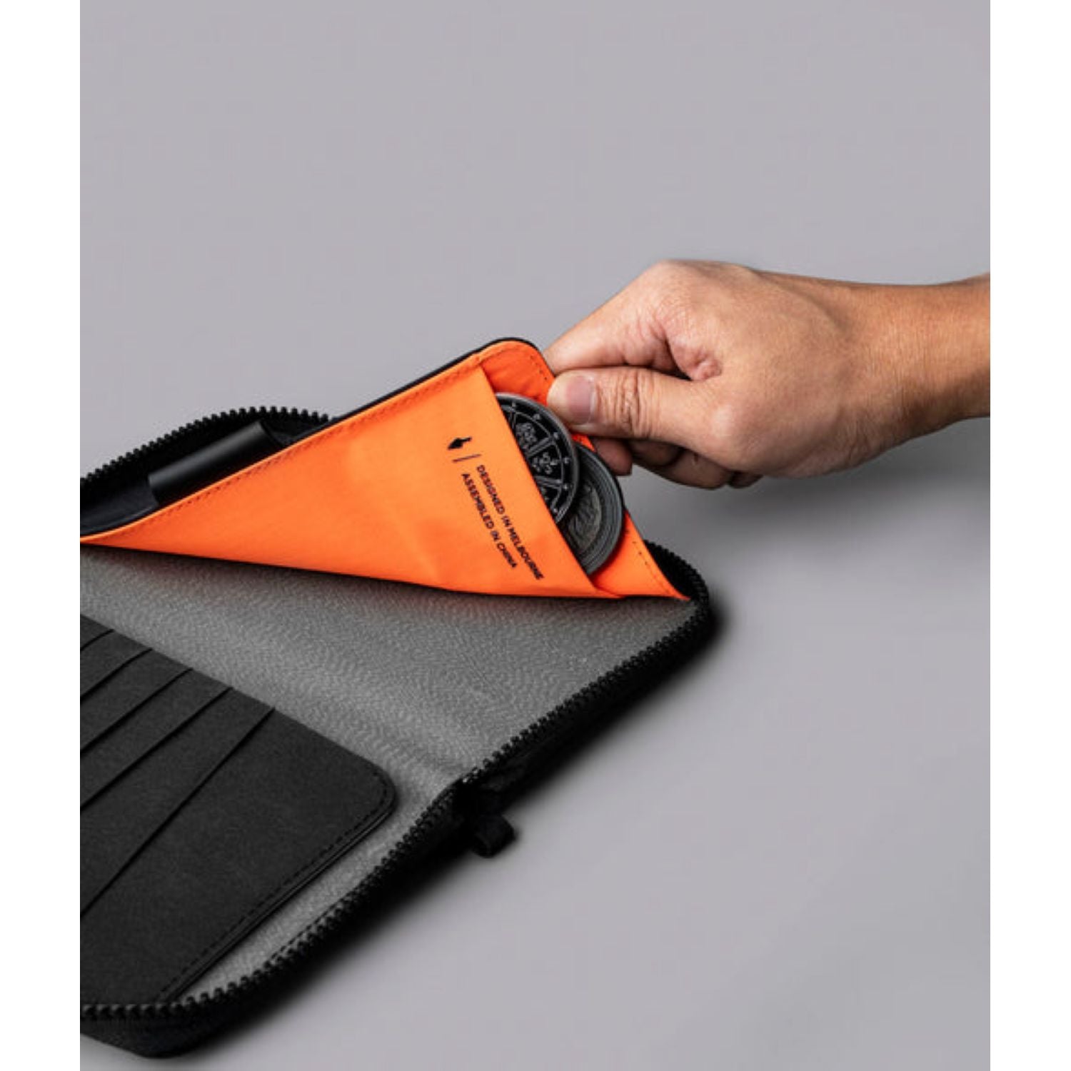 ALPAKA Zip Passport Wallet