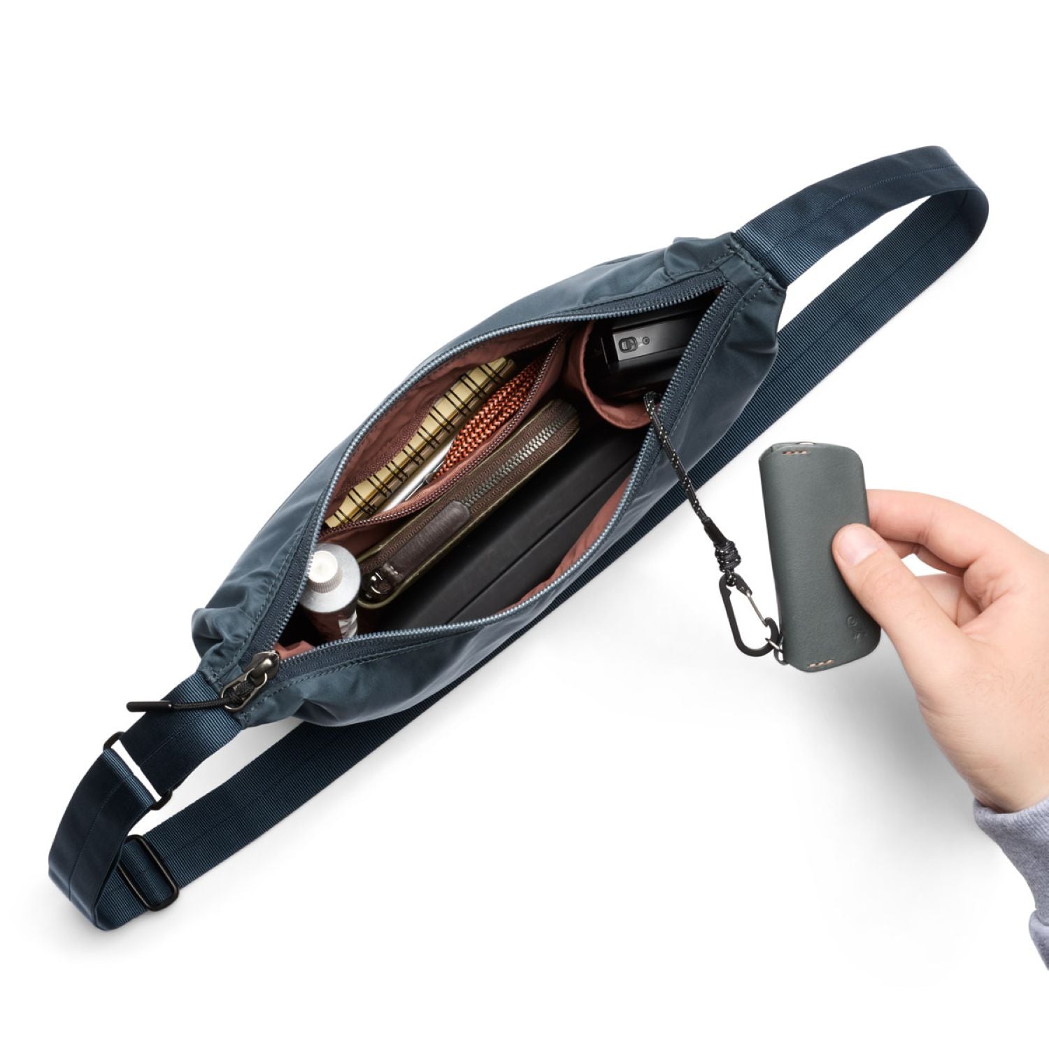 Bellroy Laneway Crescent Bag 2.5L