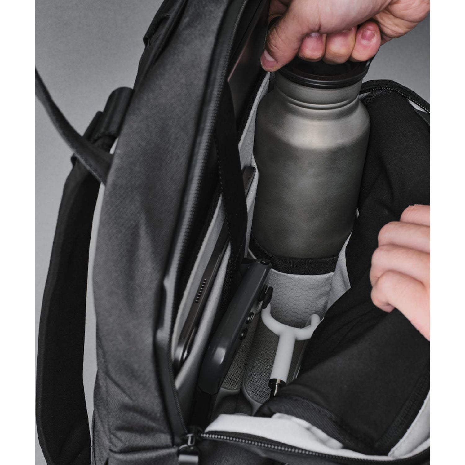 ALPAKA Bravo Tote Pack